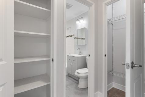 6826 North Ridge Boulevard Chicago IL 60645