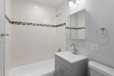 6826 North Ridge Boulevard Chicago IL 60645