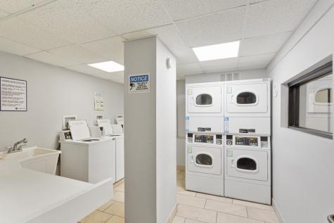 6826 North Ridge Boulevard Chicago IL 60645