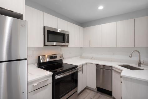 6826 North Ridge Boulevard Chicago IL 60645