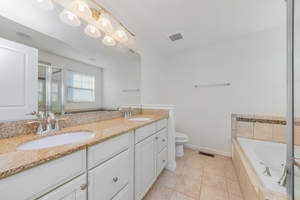 212 Commerce Street E Aurora IL 60504