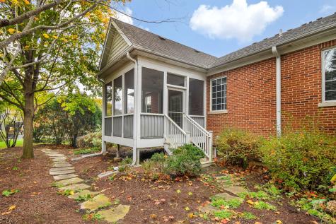 325 Delnor Glen Drive St. Charles IL 60174