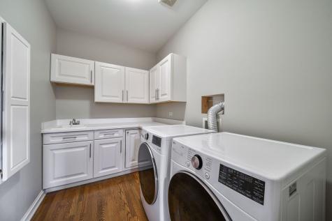 325 Delnor Glen Drive St. Charles IL 60174