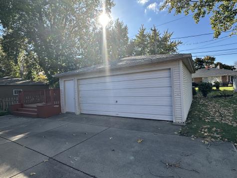 3929 West Jarvis Avenue Lincolnwood IL 60712