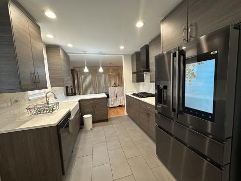 3929 West Jarvis Avenue Lincolnwood IL 60712