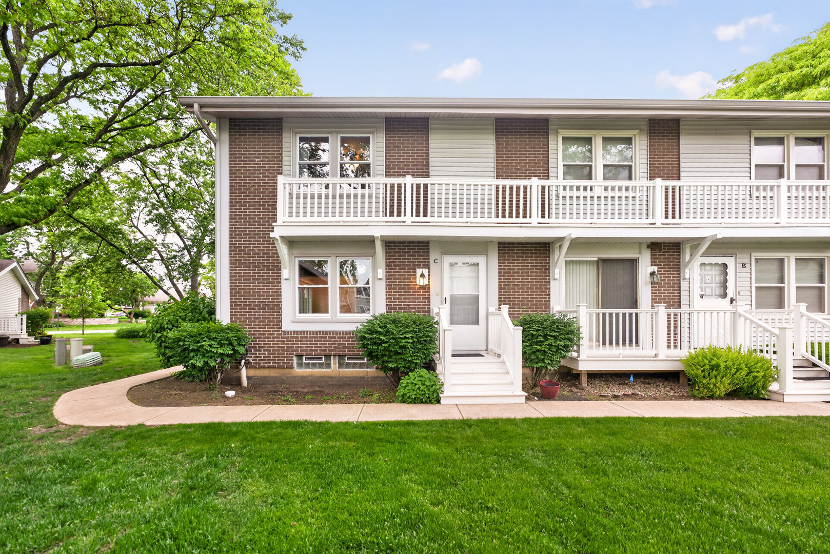 212 Amherst Court Bloomingdale IL 60108