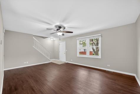 212 Amherst Court Bloomingdale IL 60108