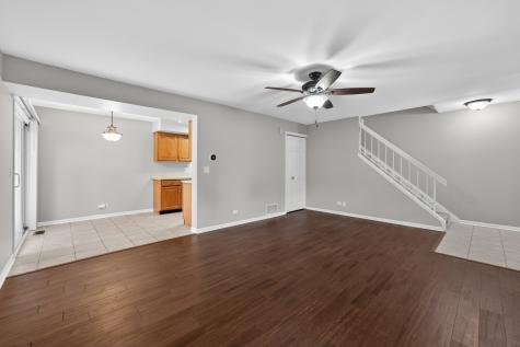 212 Amherst Court Bloomingdale IL 60108