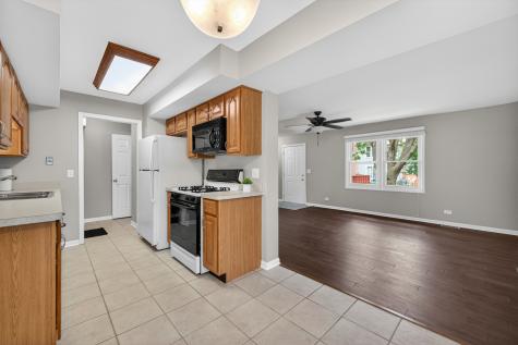 212 Amherst Court Bloomingdale IL 60108