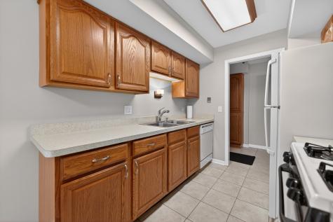 212 Amherst Court Bloomingdale IL 60108