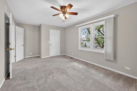 212 Amherst Court Bloomingdale IL 60108