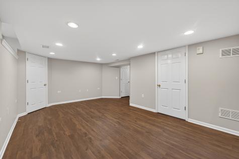 212 Amherst Court Bloomingdale IL 60108