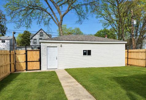 736 North Pine Avenue Chicago IL 60644