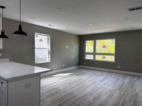 736 North Pine Avenue Chicago IL 60644