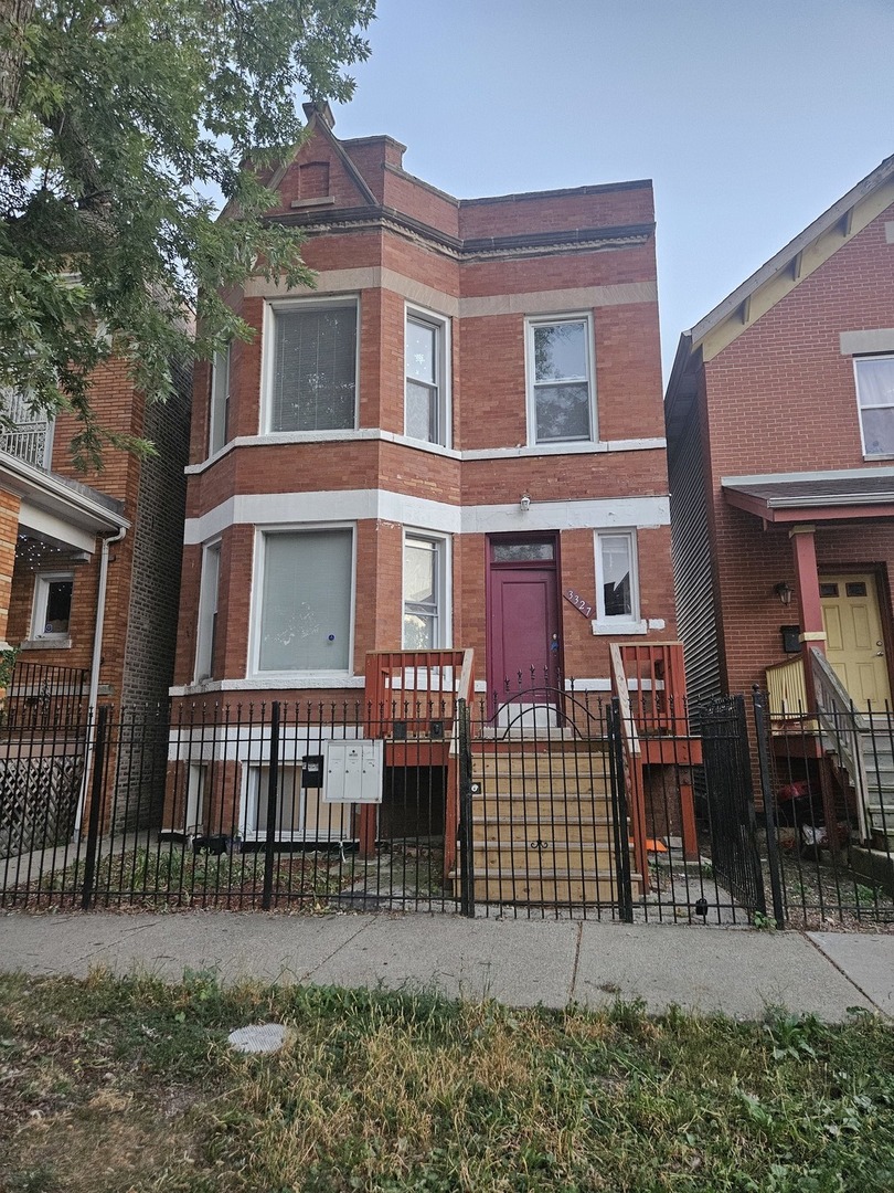 3327 West Evergreen Avenue Chicago IL 60651