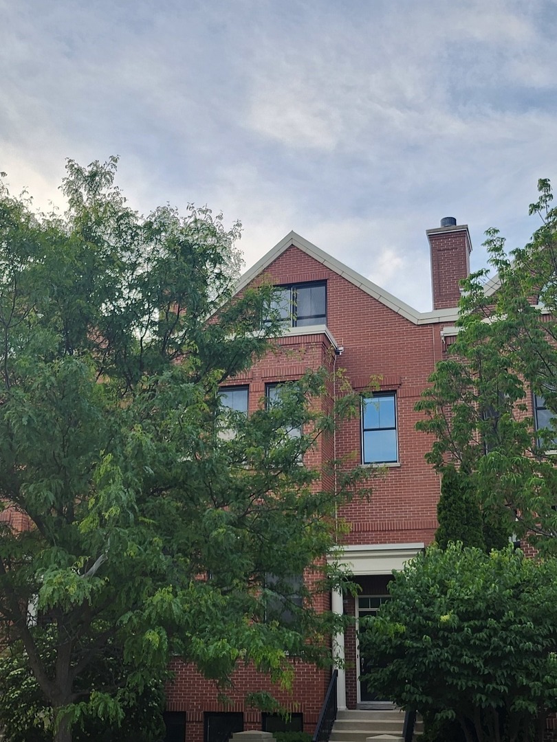1897 Admiral Court Glenview IL 60026