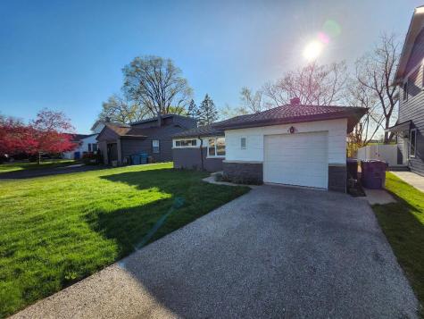 16 North Kenilworth Avenue Mount Prospect IL 60056