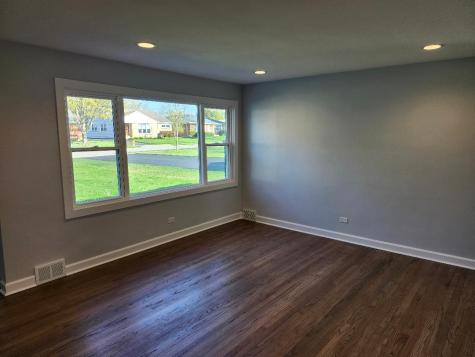 16 North Kenilworth Avenue Mount Prospect IL 60056