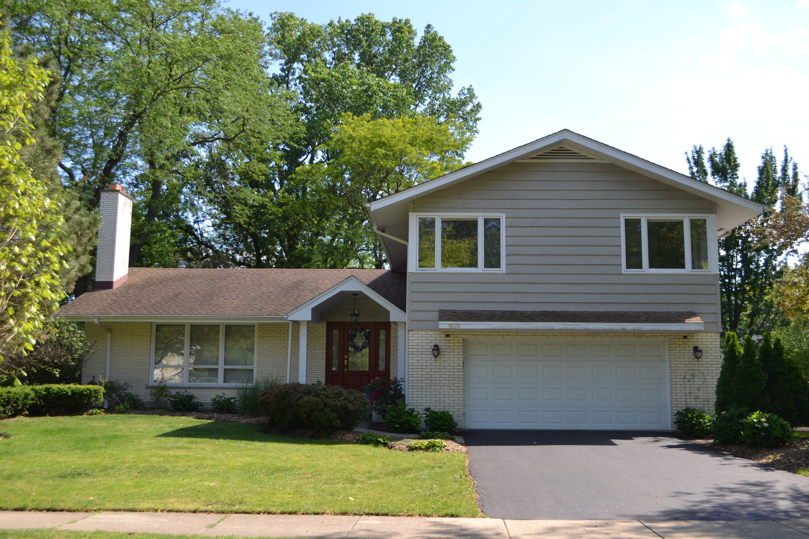 1835 Silverwillow Drive Glenview IL 60025