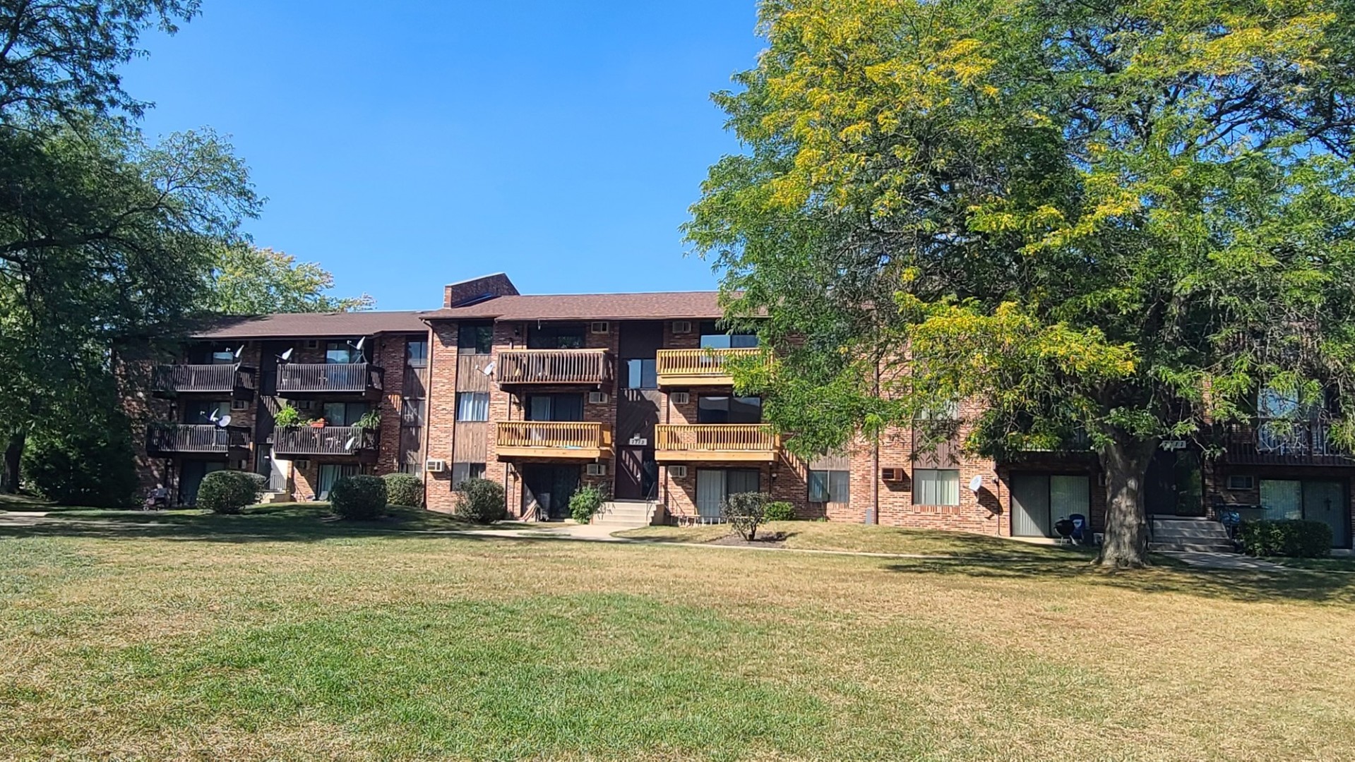 7713 Woodward Avenue Woodridge IL 60517