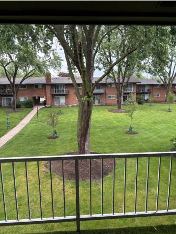 1840 West Hatherleigh Court Mount Prospect IL 60056