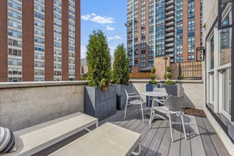 1318 North Astor Street Chicago IL 60610
