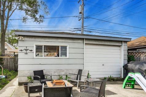 4911 West Grace Street Chicago IL 60641
