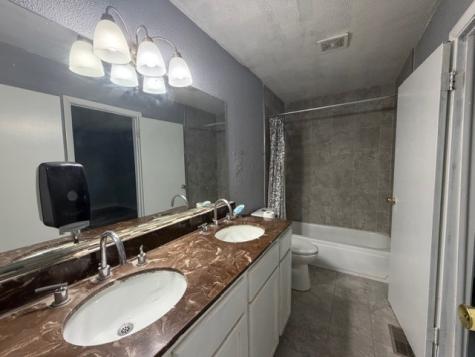 157 Plainview Drive Bolingbrook IL 60440