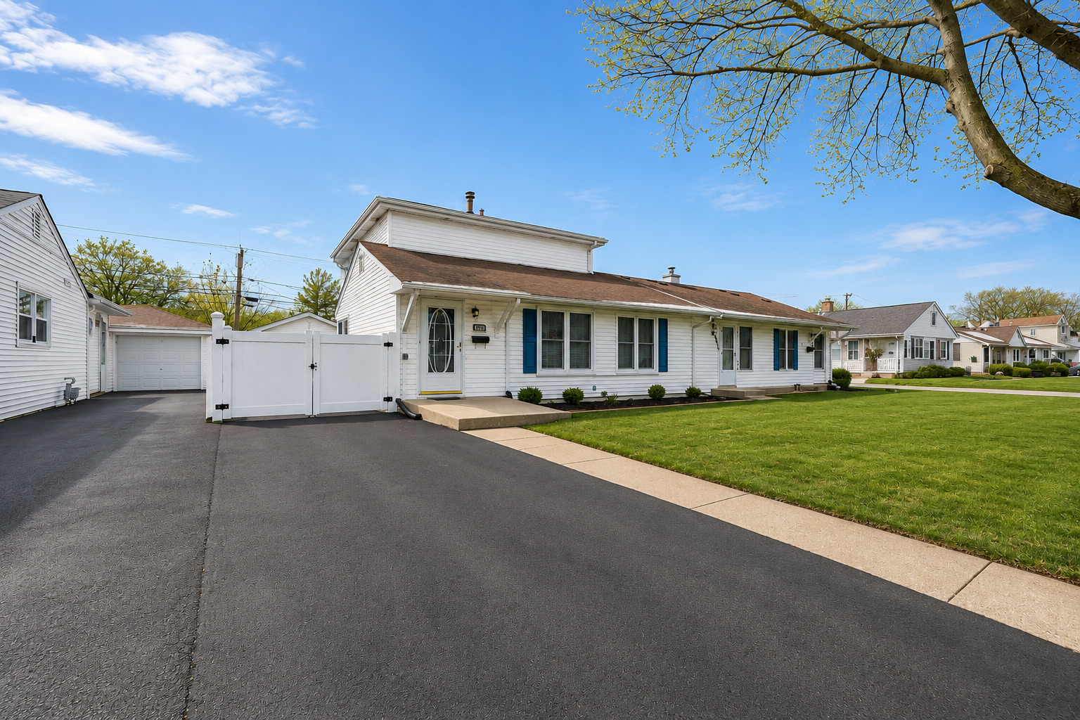 8912 South Ryan Road Hometown IL 60456