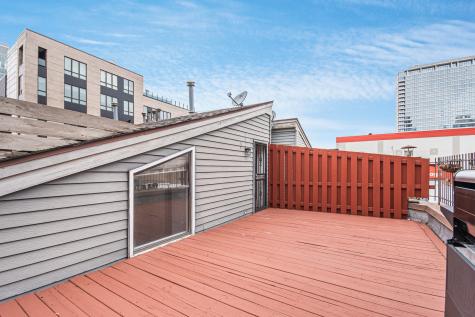 747 North Sedgwick Street Chicago IL 60654