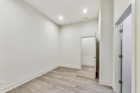 847 North Larrabee Street Chicago IL 60610