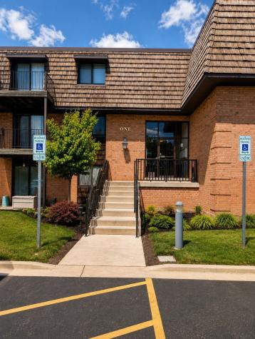 1 Oak Creek Drive Buffalo Grove IL 60089