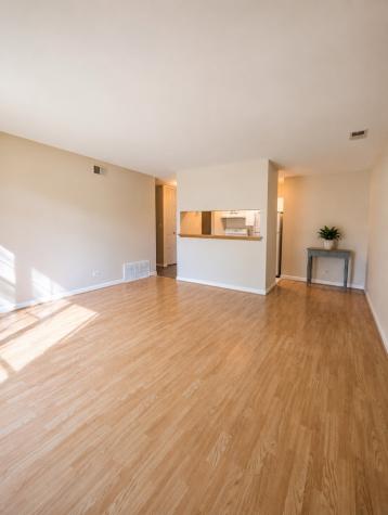 1 Oak Creek Drive Buffalo Grove IL 60089