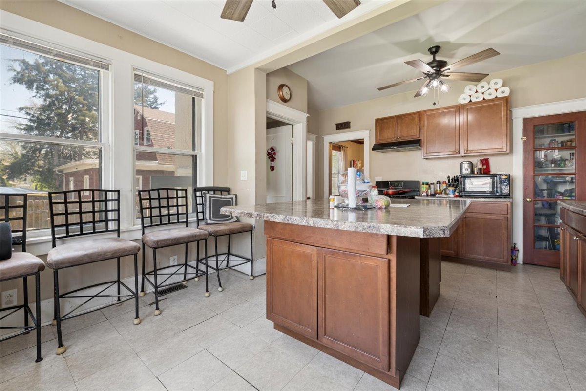 362 Evans Avenue Aurora IL 60505