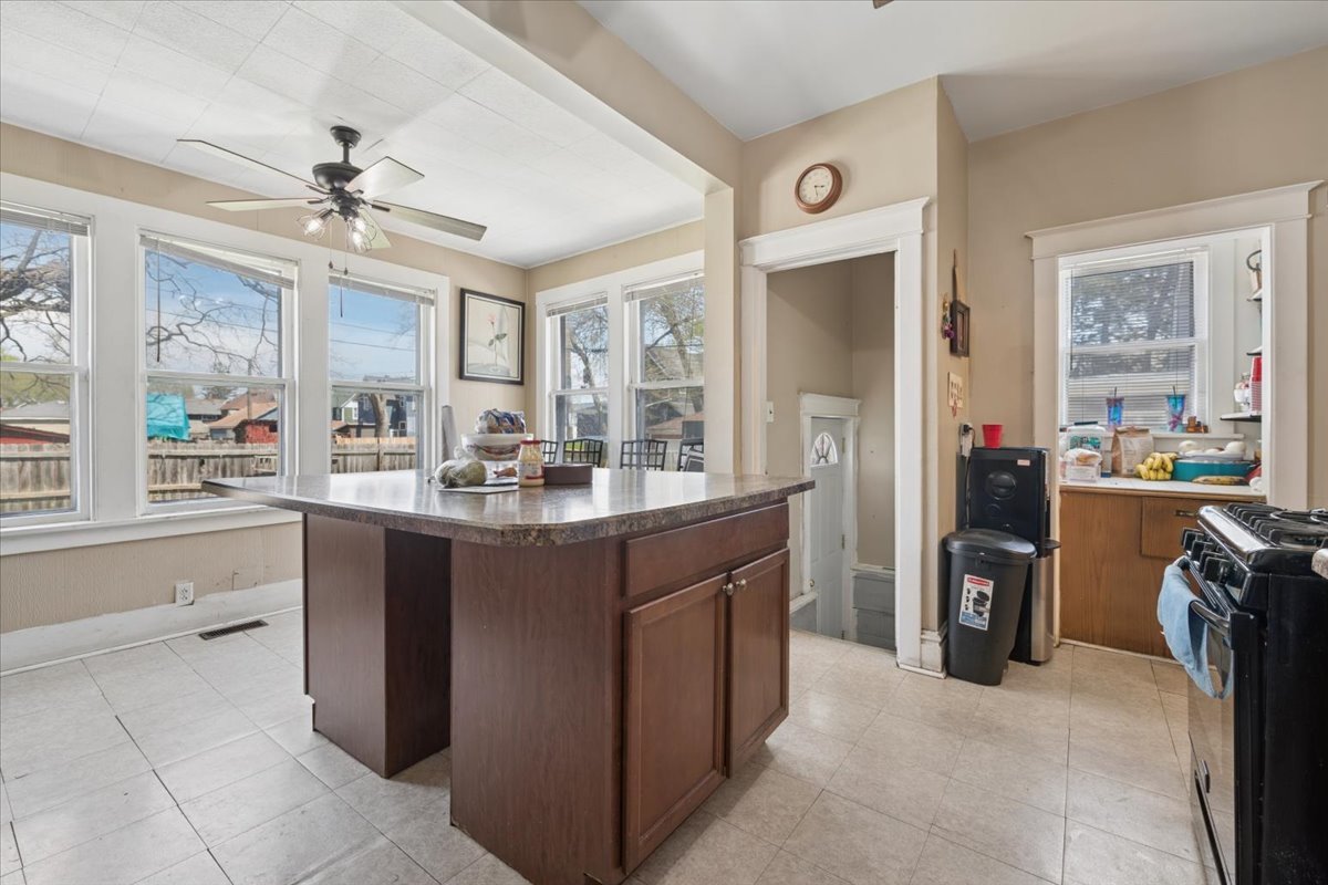 362 Evans Avenue Aurora IL 60505