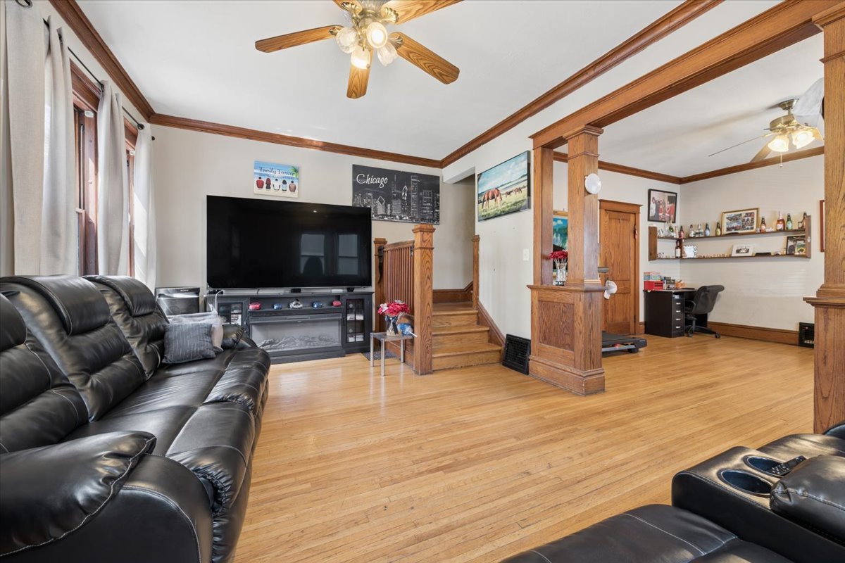 362 Evans Avenue Aurora IL 60505