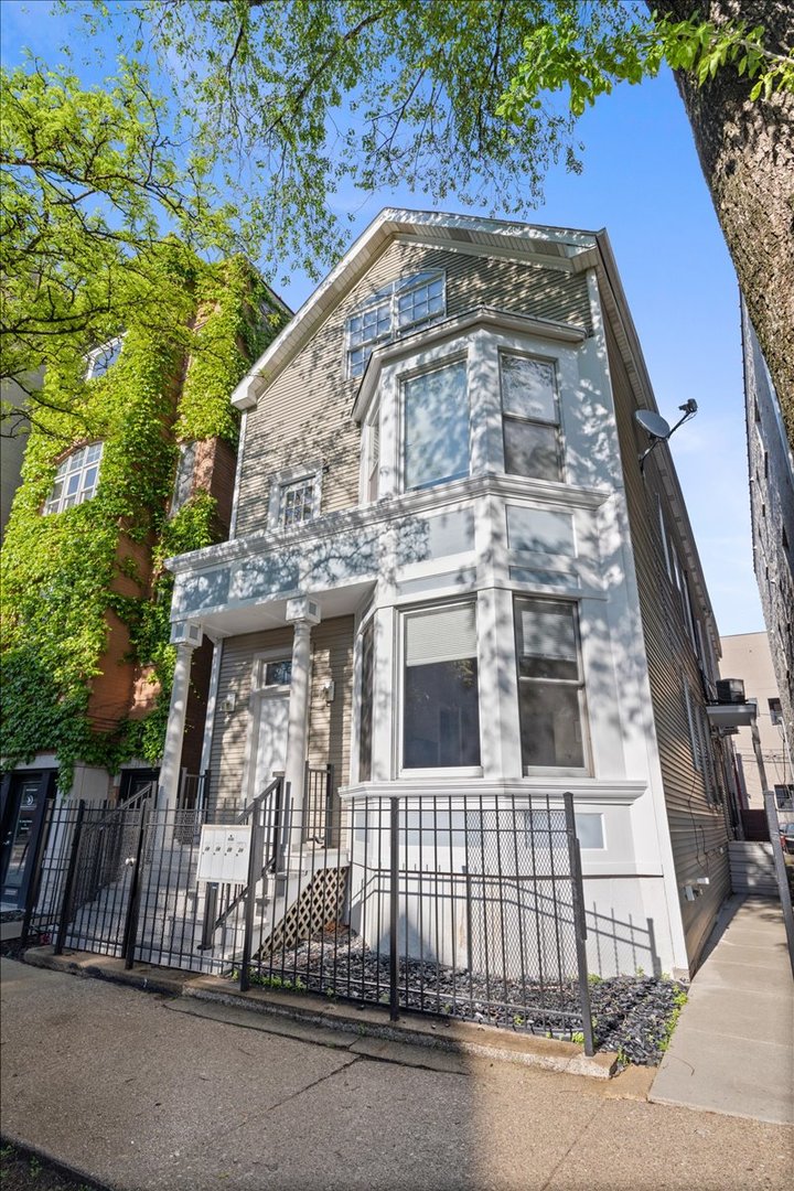 2553 North Southport Avenue Chicago IL 60614
