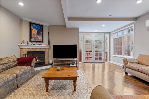 2553 North Southport Avenue Chicago IL 60614