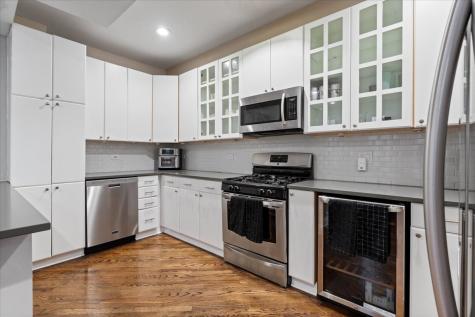 2553 North Southport Avenue Chicago IL 60614