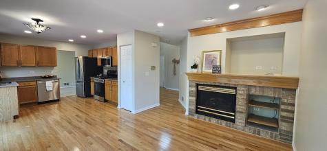 450 Rosewood Crossing Lindenhurst IL 60046