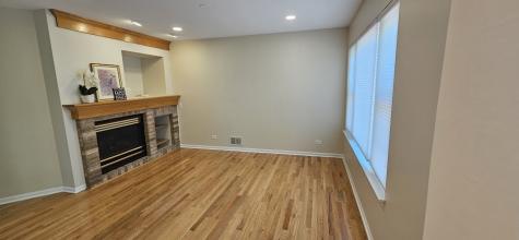 450 Rosewood Crossing Lindenhurst IL 60046