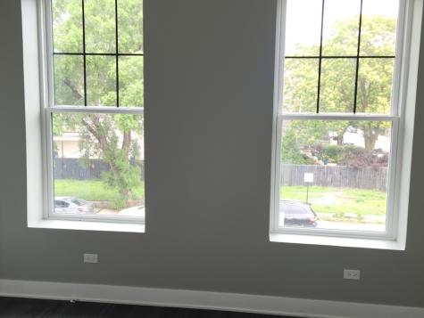 1023 East 45th Street Chicago IL 60653