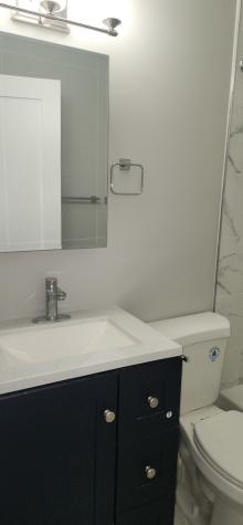 1023 East 45th Street Chicago IL 60653