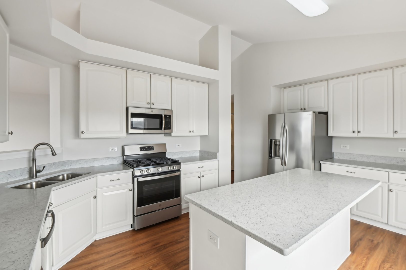 2333 Summerlin Drive Aurora IL 60503