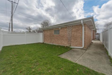 8901 Moody Avenue Morton Grove IL 60053