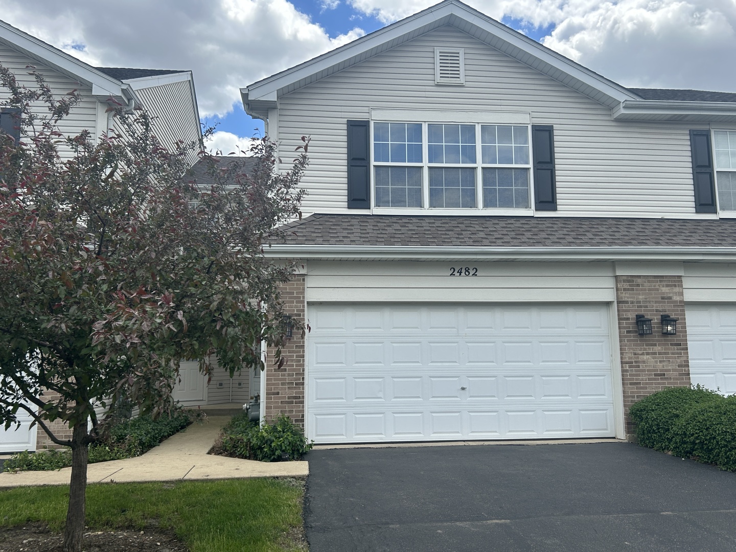 2482 Stoughton Circle Aurora IL 60502