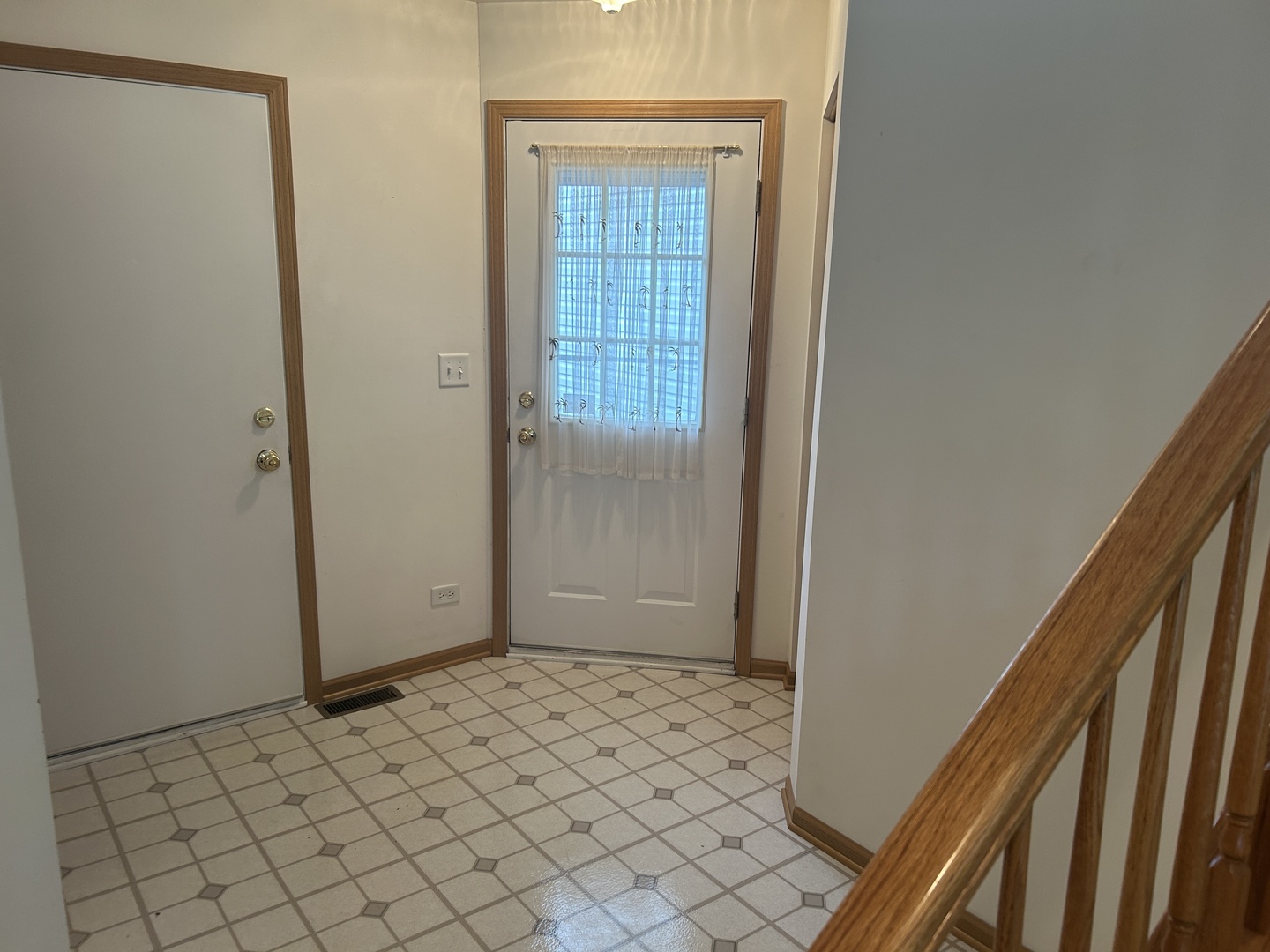 2482 Stoughton Circle Aurora IL 60502