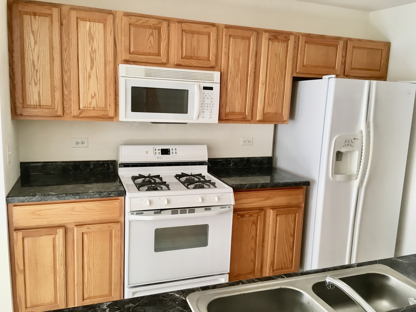 2482 Stoughton Circle Aurora IL 60502