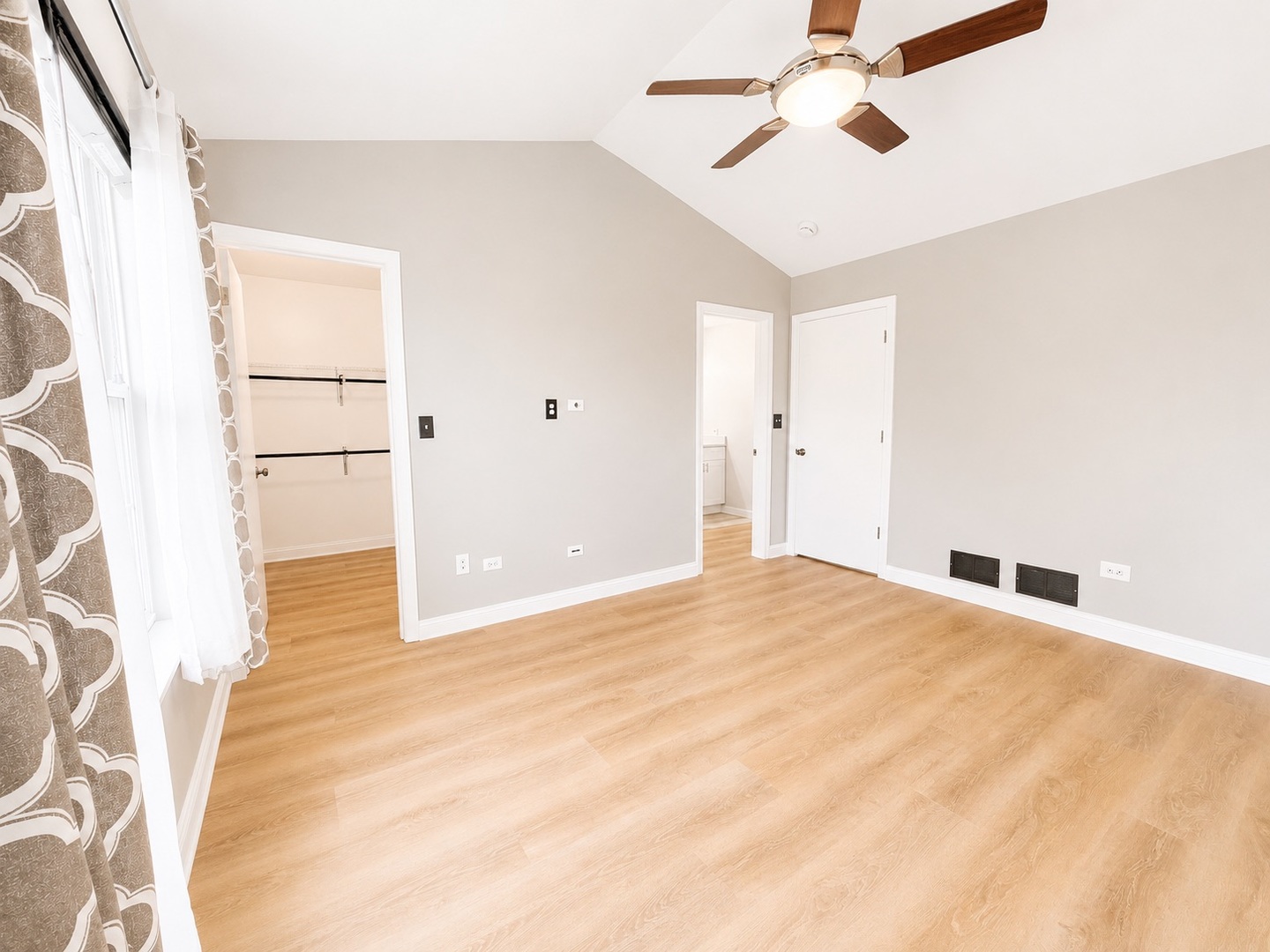 2912 White Thorn Circle Naperville IL 60564