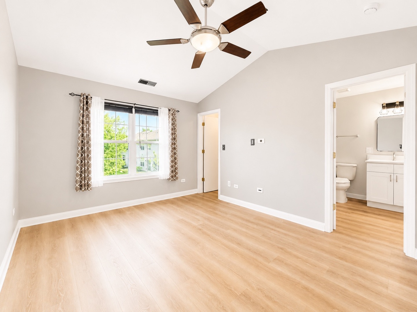 2912 White Thorn Circle Naperville IL 60564